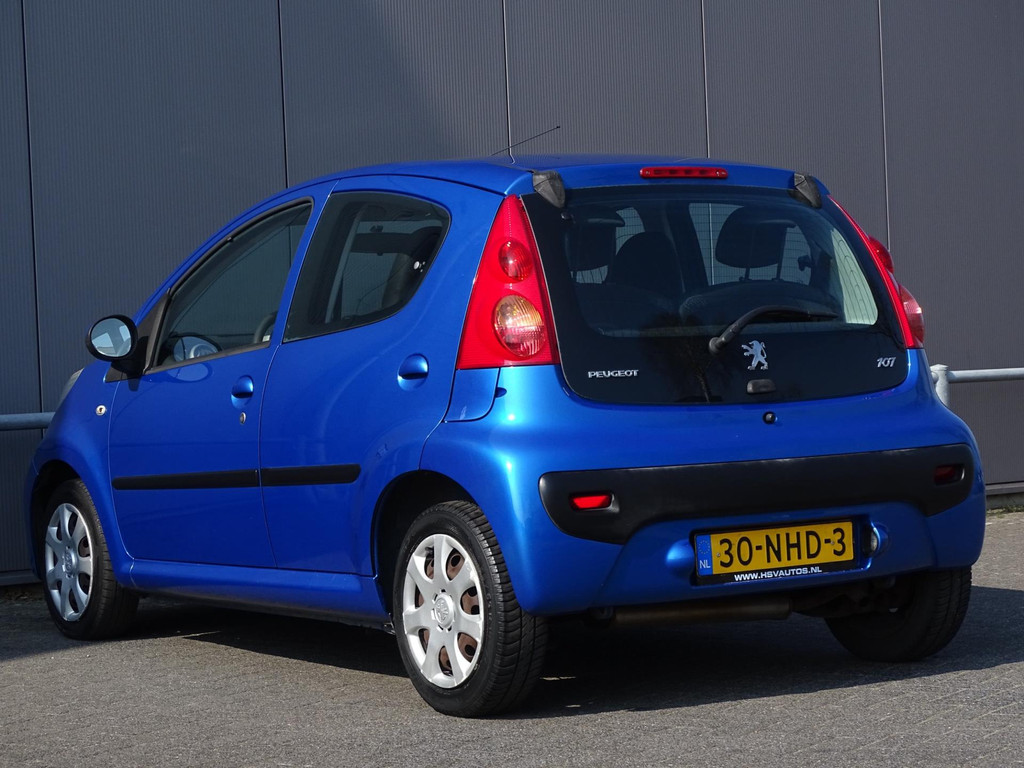 43296177-5.jpg
