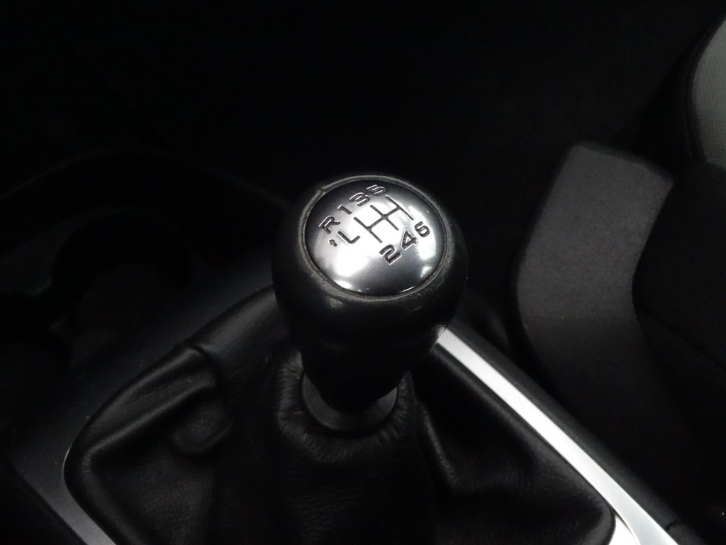 43910482-17.jpg