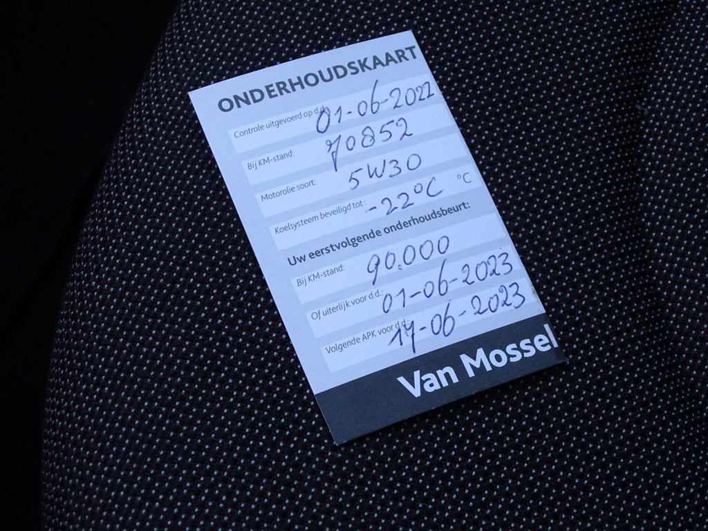 44408611-9.jpg