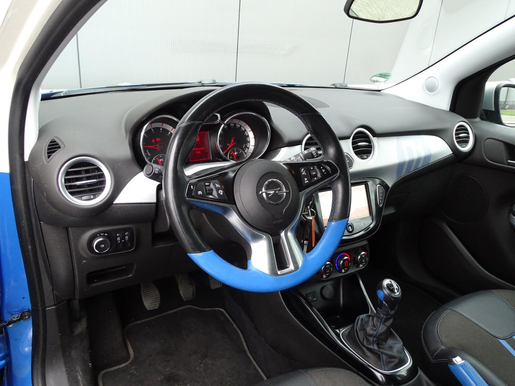 44482661-10.jpg