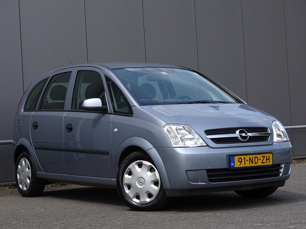 44715999-2.jpg
