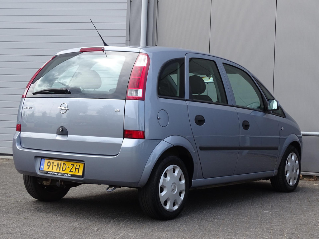 44715999-6.jpg
