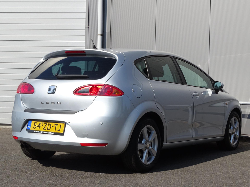 45375281-6.jpg