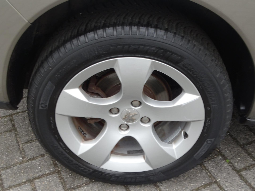 45687325-7.jpg