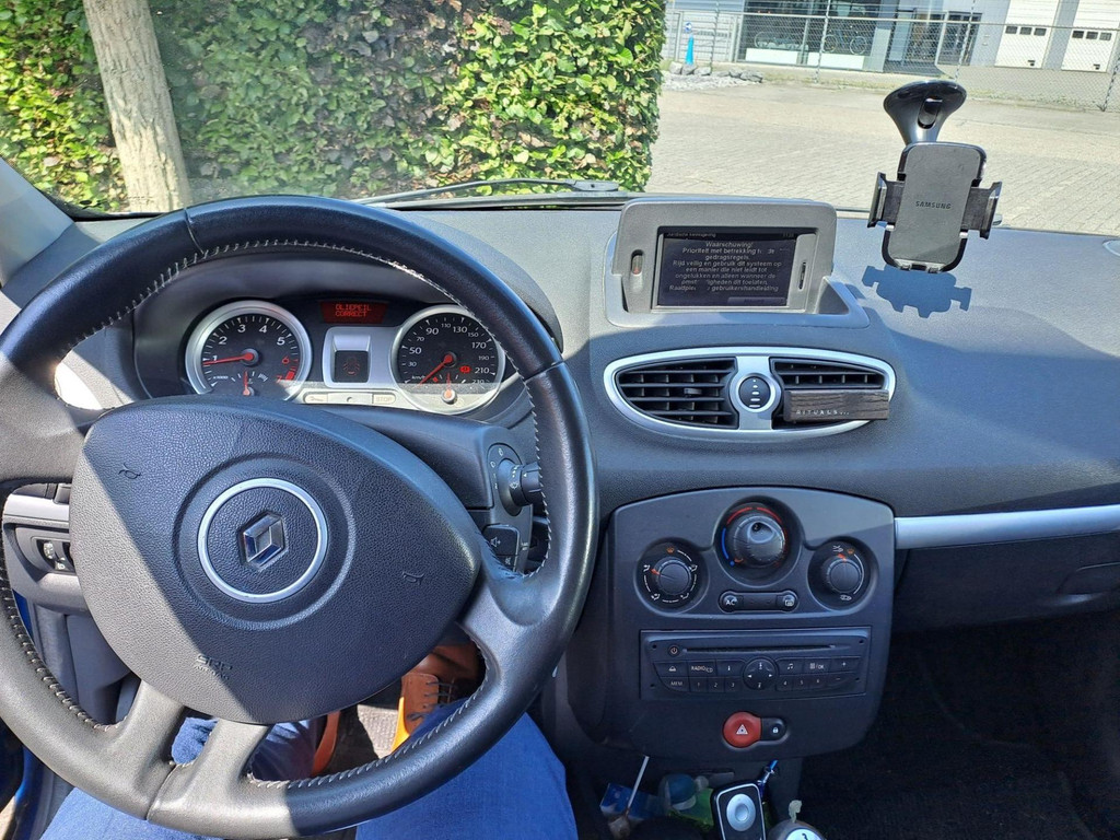 45907639-4.jpg