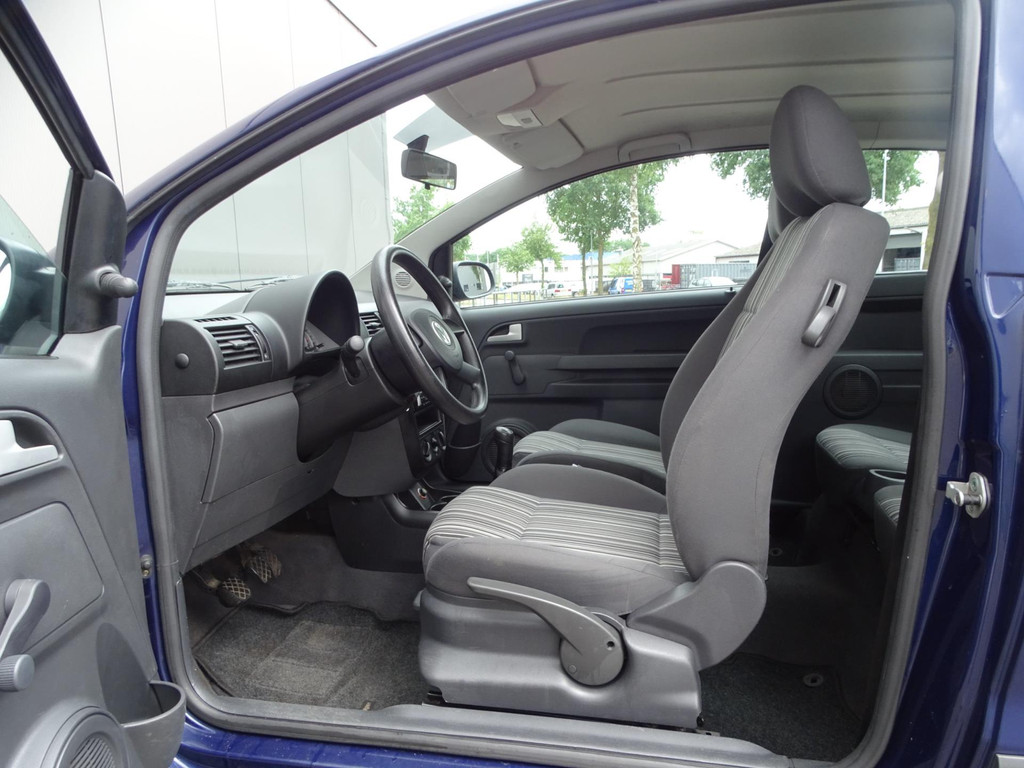 45911340-7.jpg