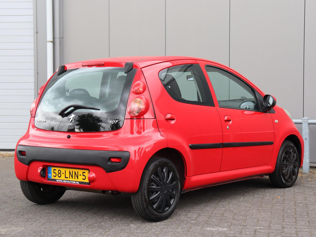 46826235-7.jpg