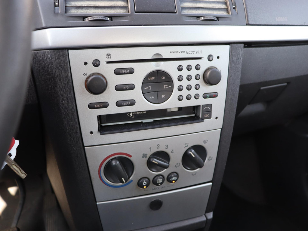 46827555-10.jpg