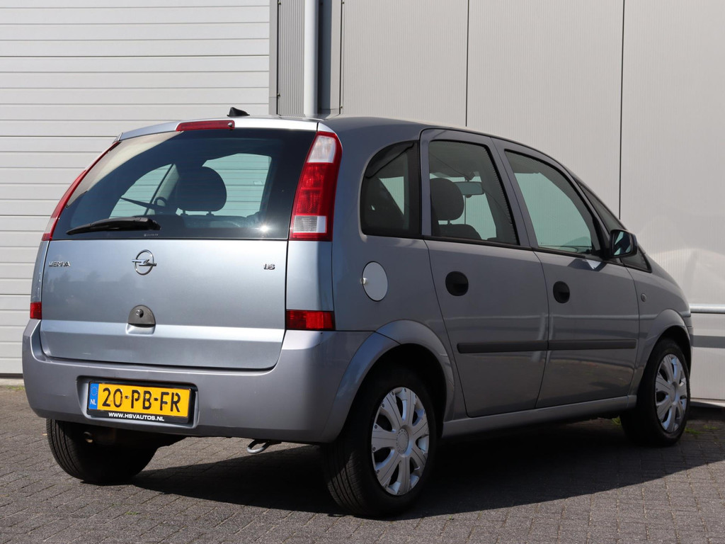 46827555-6.jpg