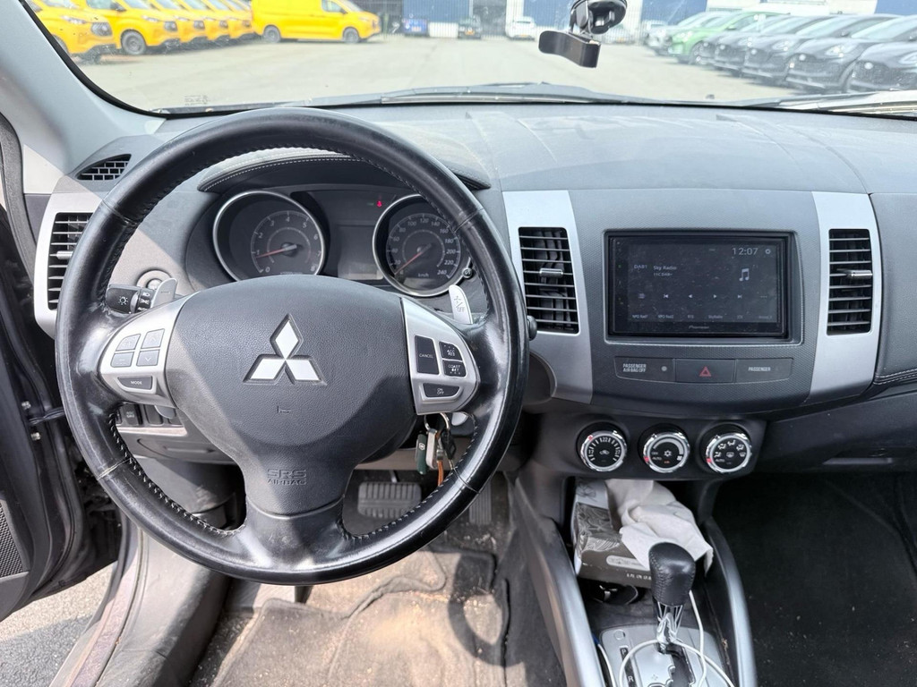 46892831-2.jpg