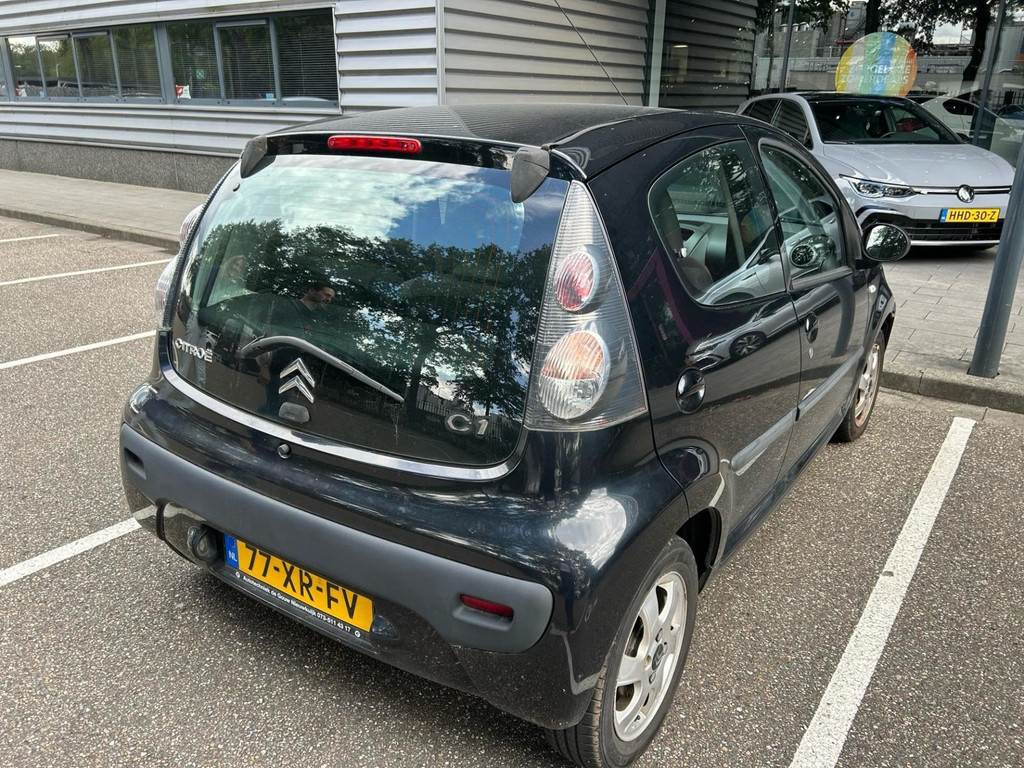 46956557-6.jpg
