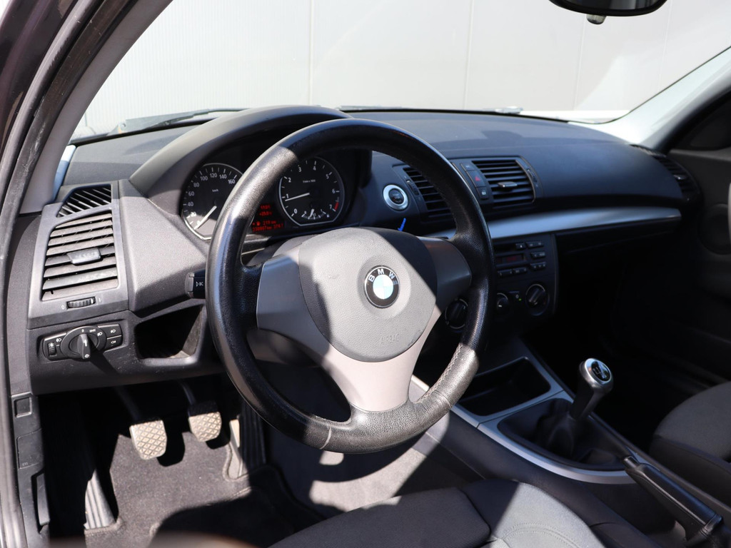 47222957-9.jpg