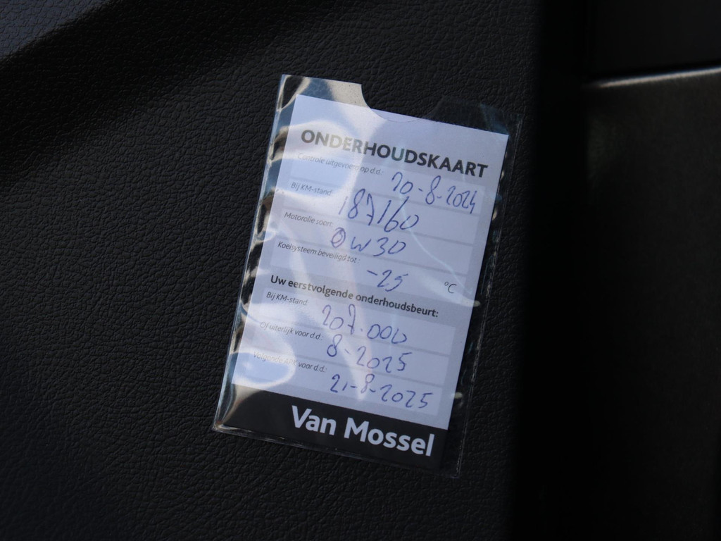47392244-13.jpg