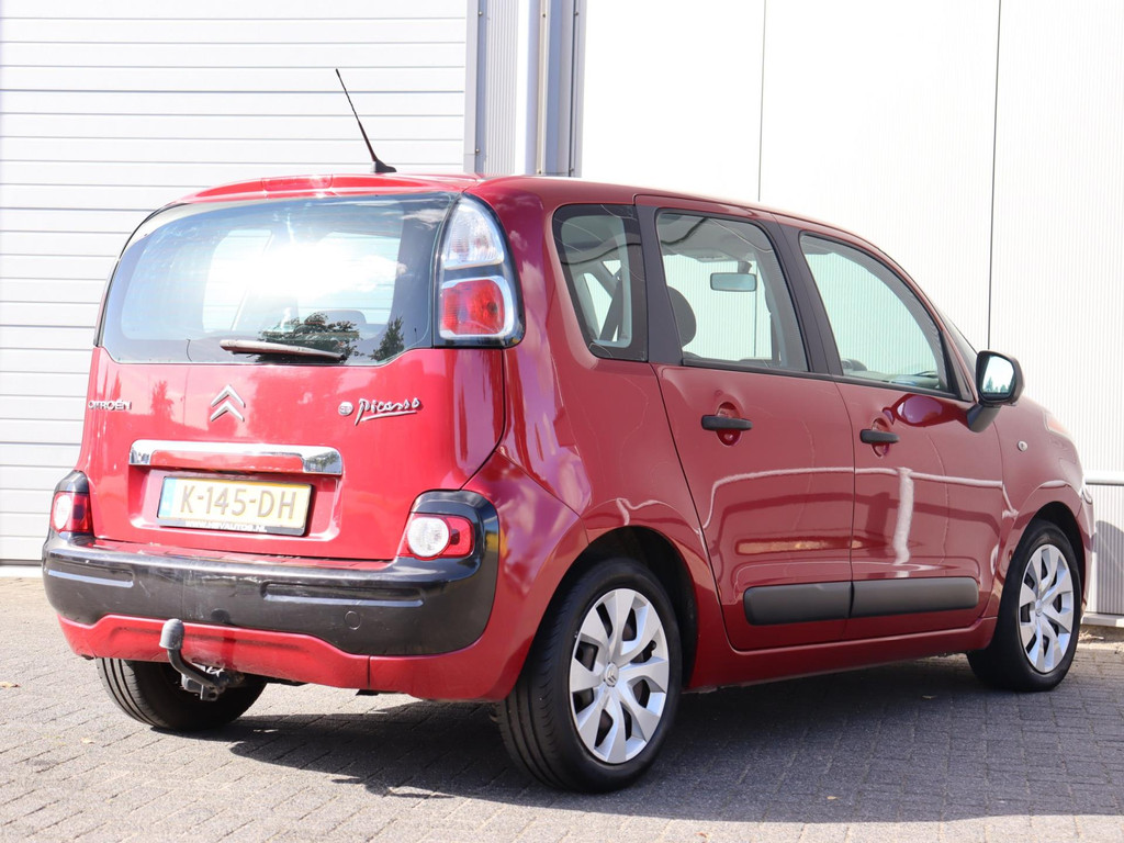 47393357-7.jpg