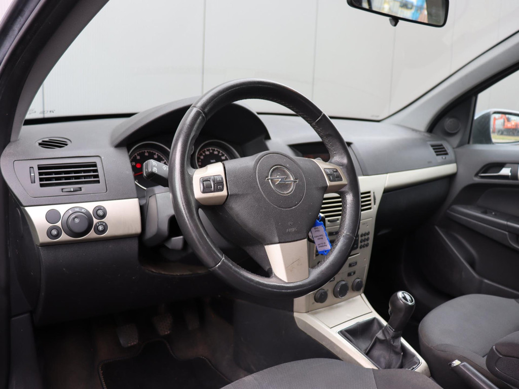 47919098-9.jpg