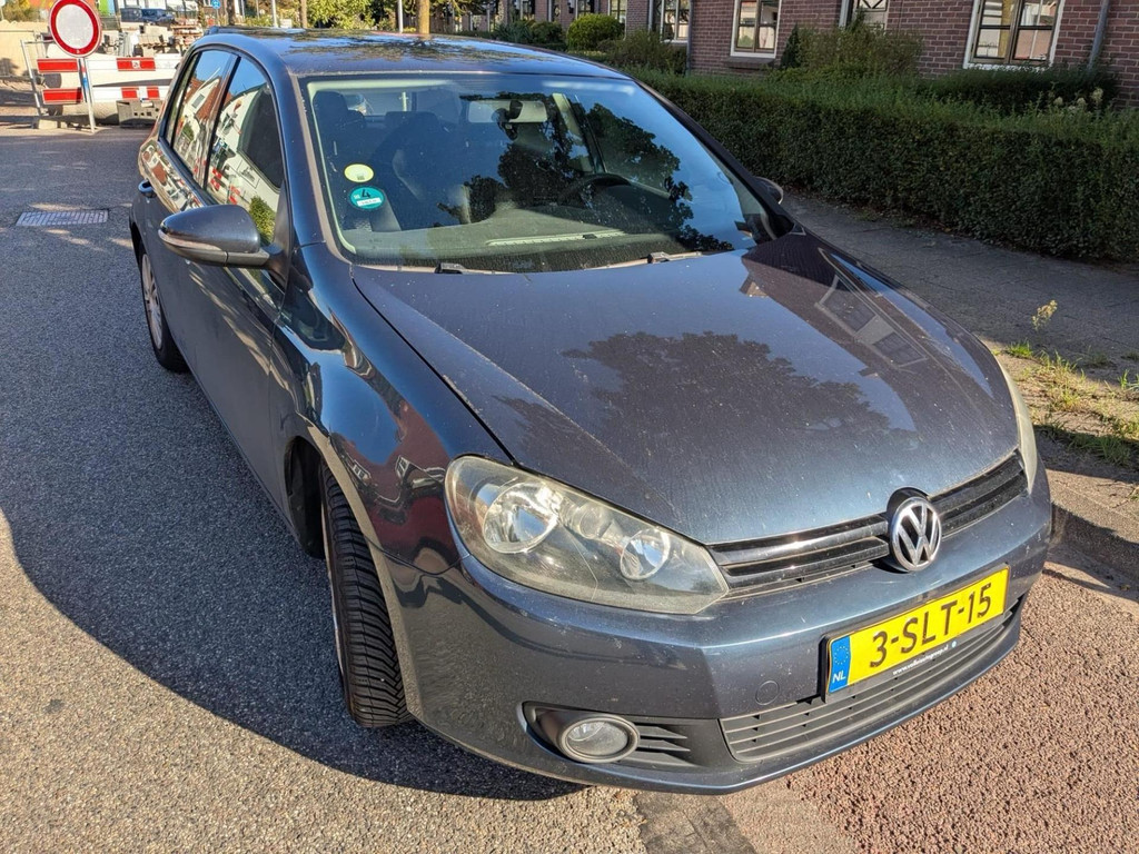 47984635-2.jpg