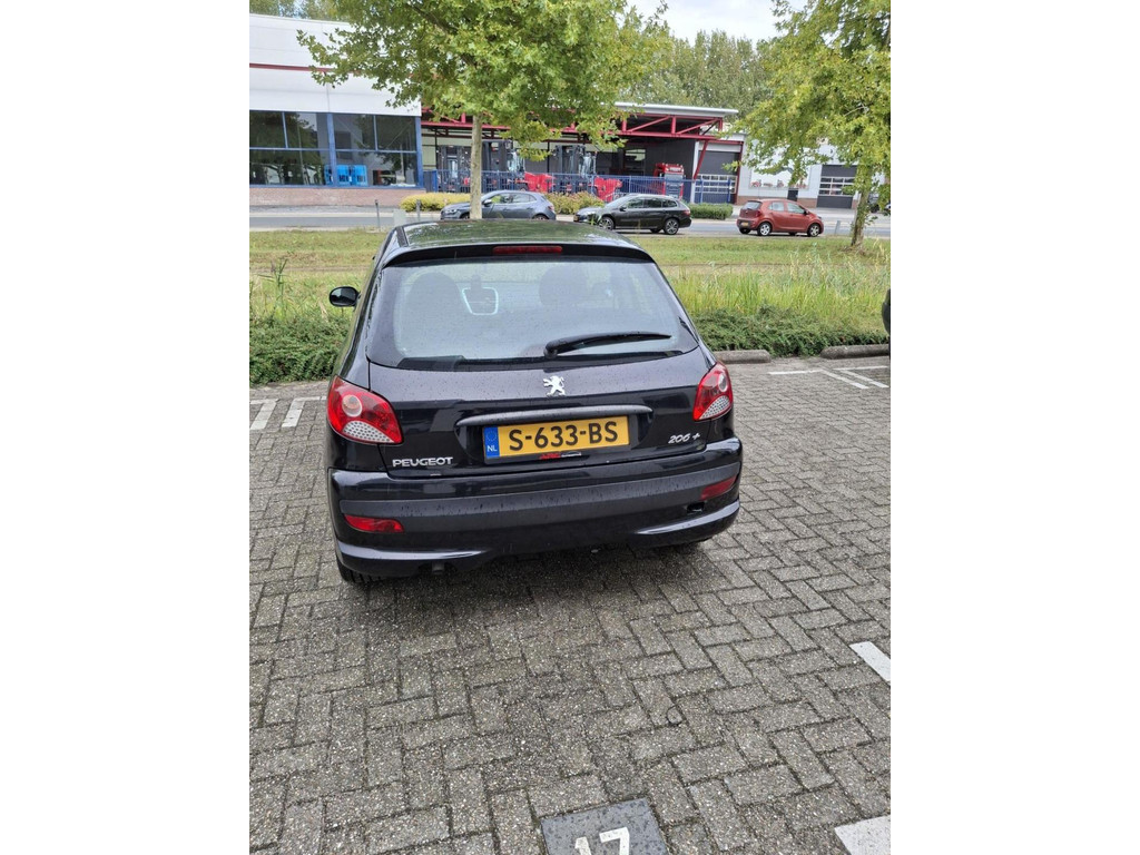 47986023-3.jpg